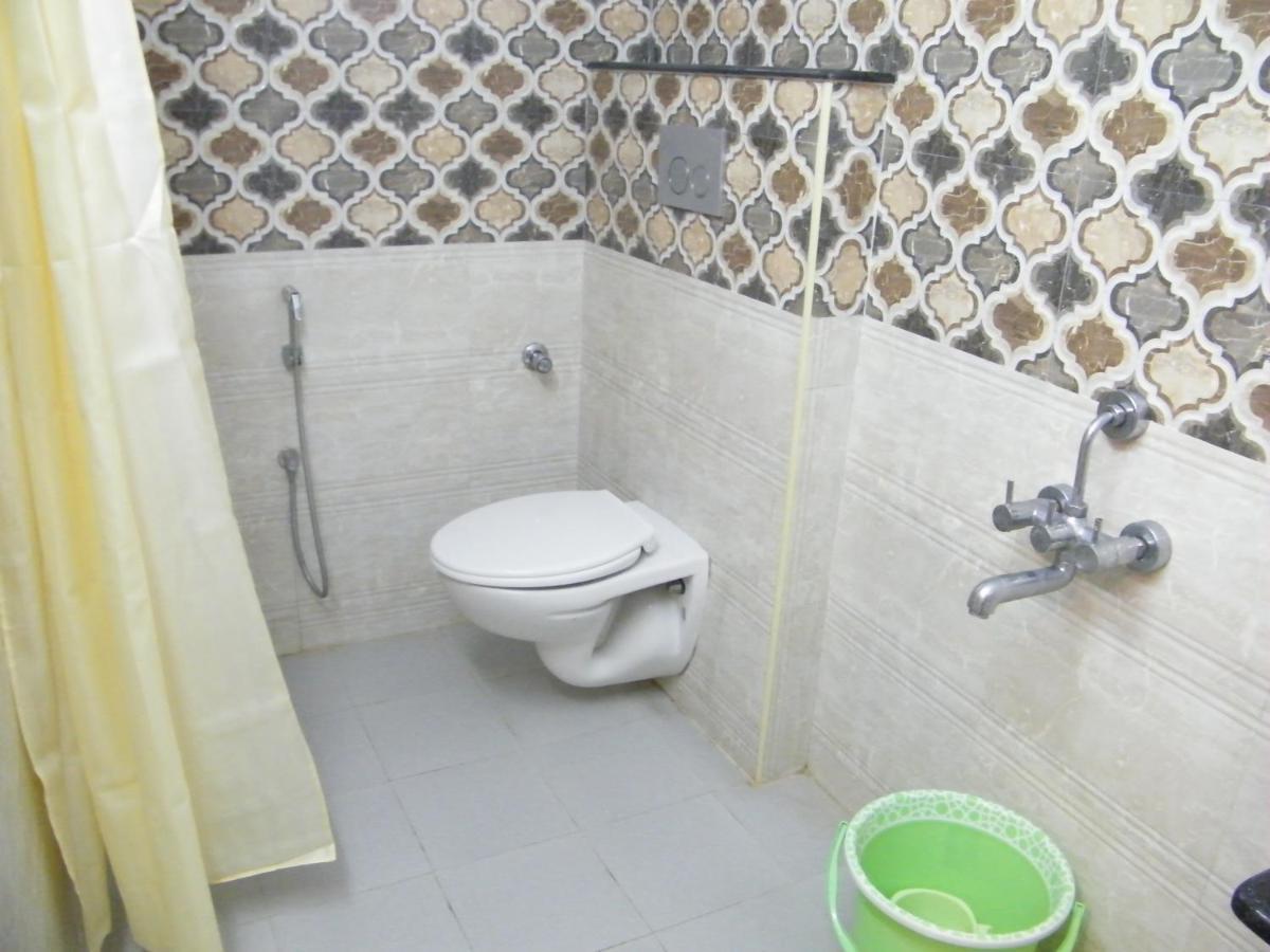 The White House Residency Hotel Chennai Esterno foto