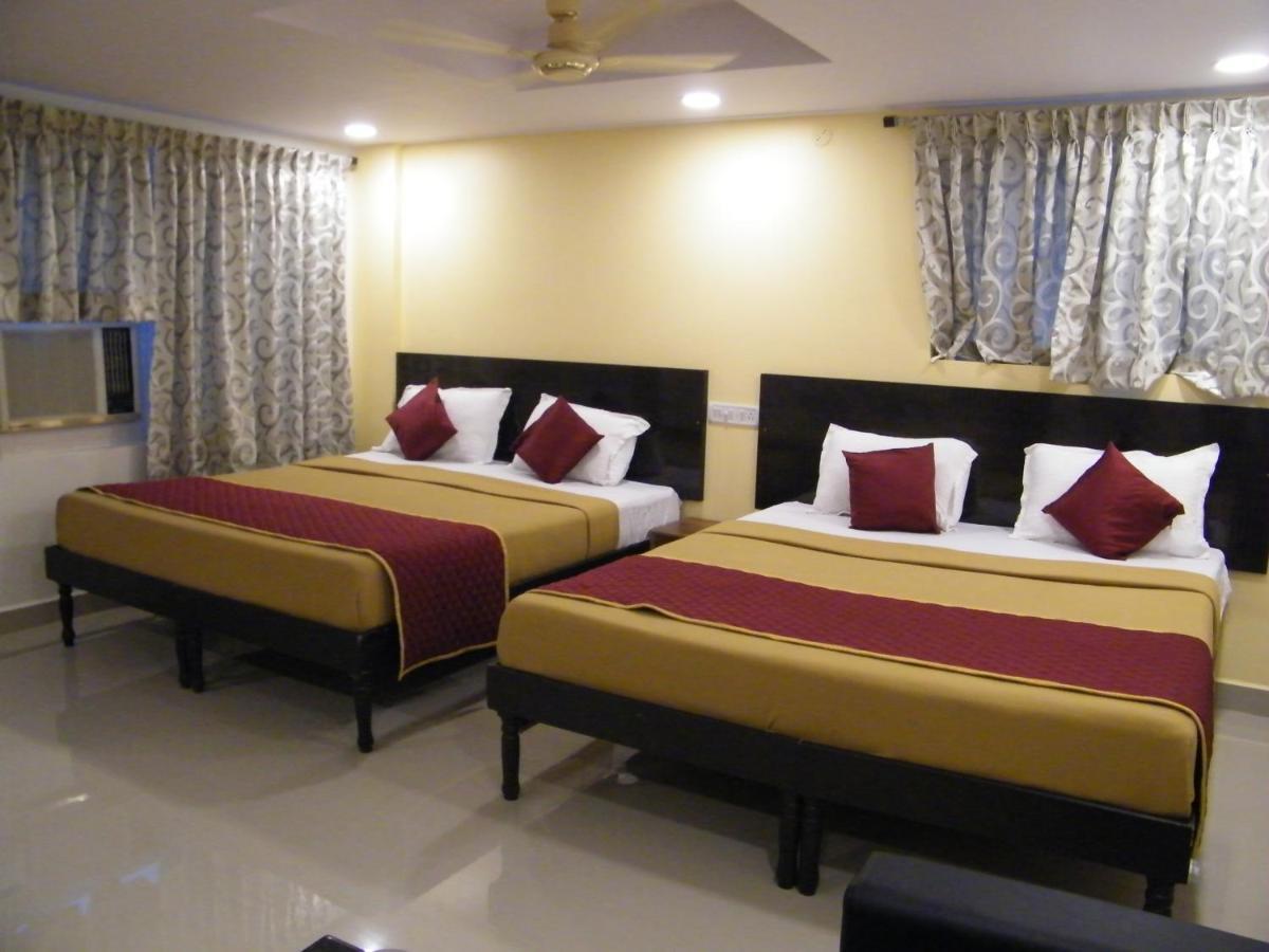 The White House Residency Hotel Chennai Esterno foto