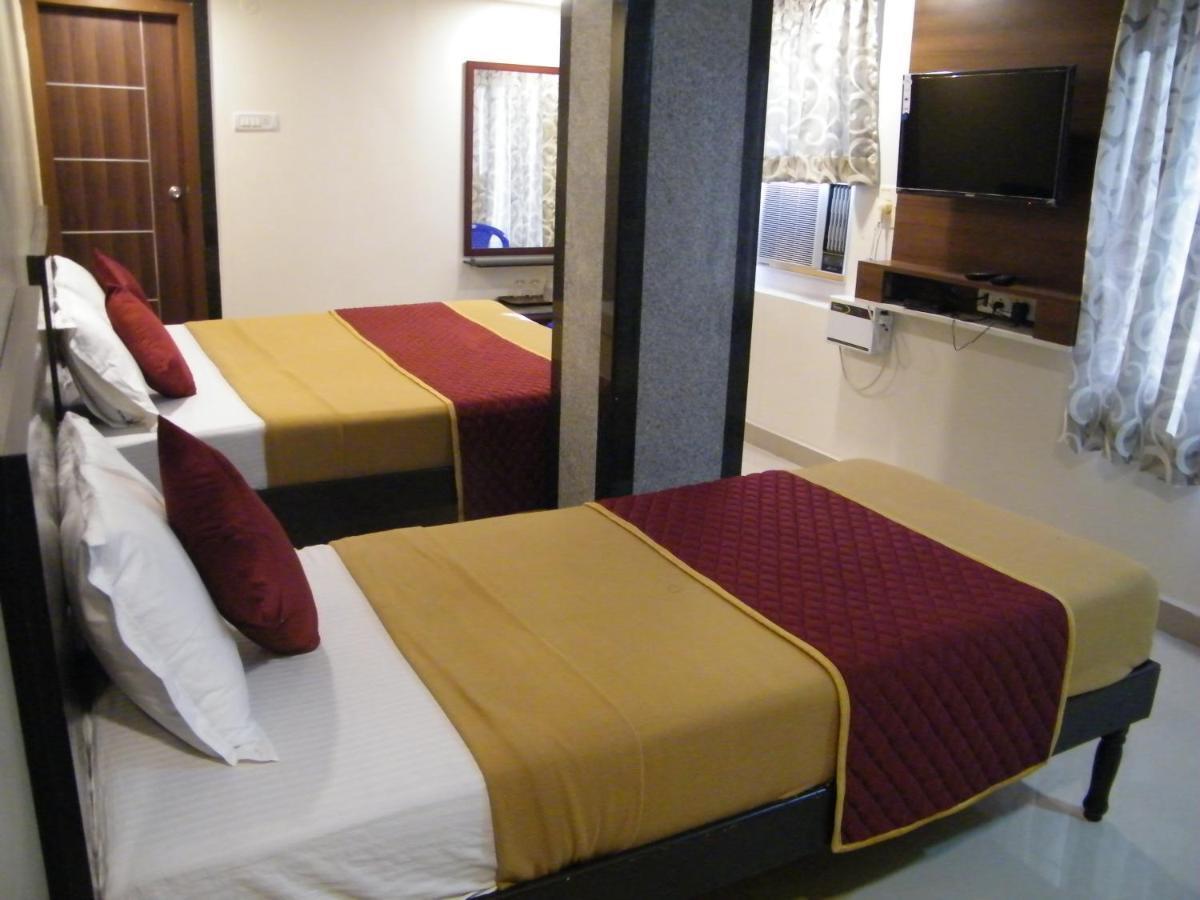 The White House Residency Hotel Chennai Esterno foto