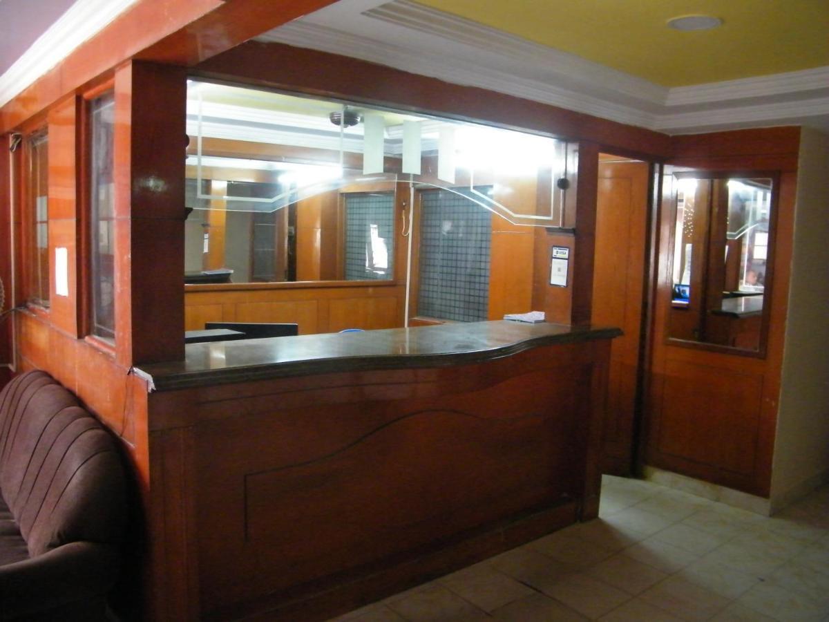 The White House Residency Hotel Chennai Esterno foto