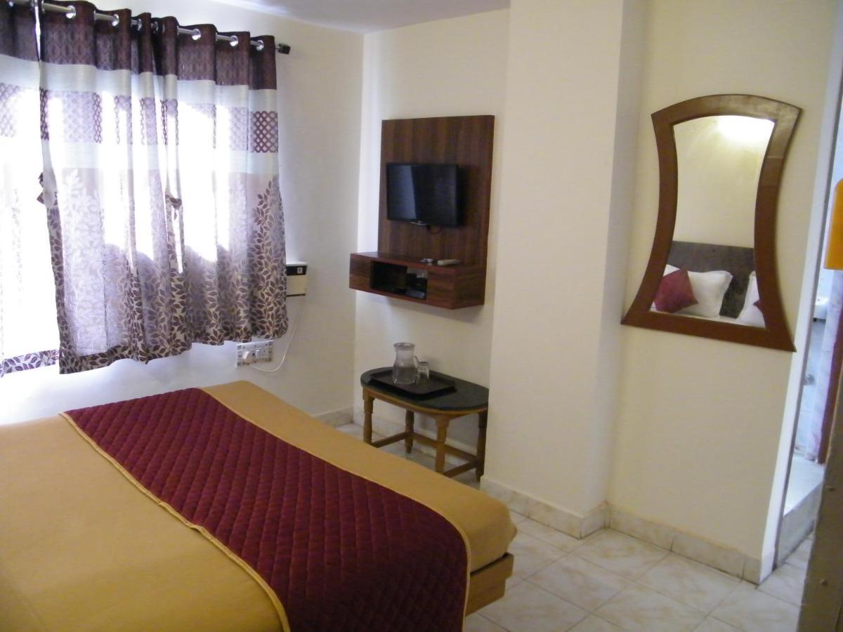 The White House Residency Hotel Chennai Esterno foto
