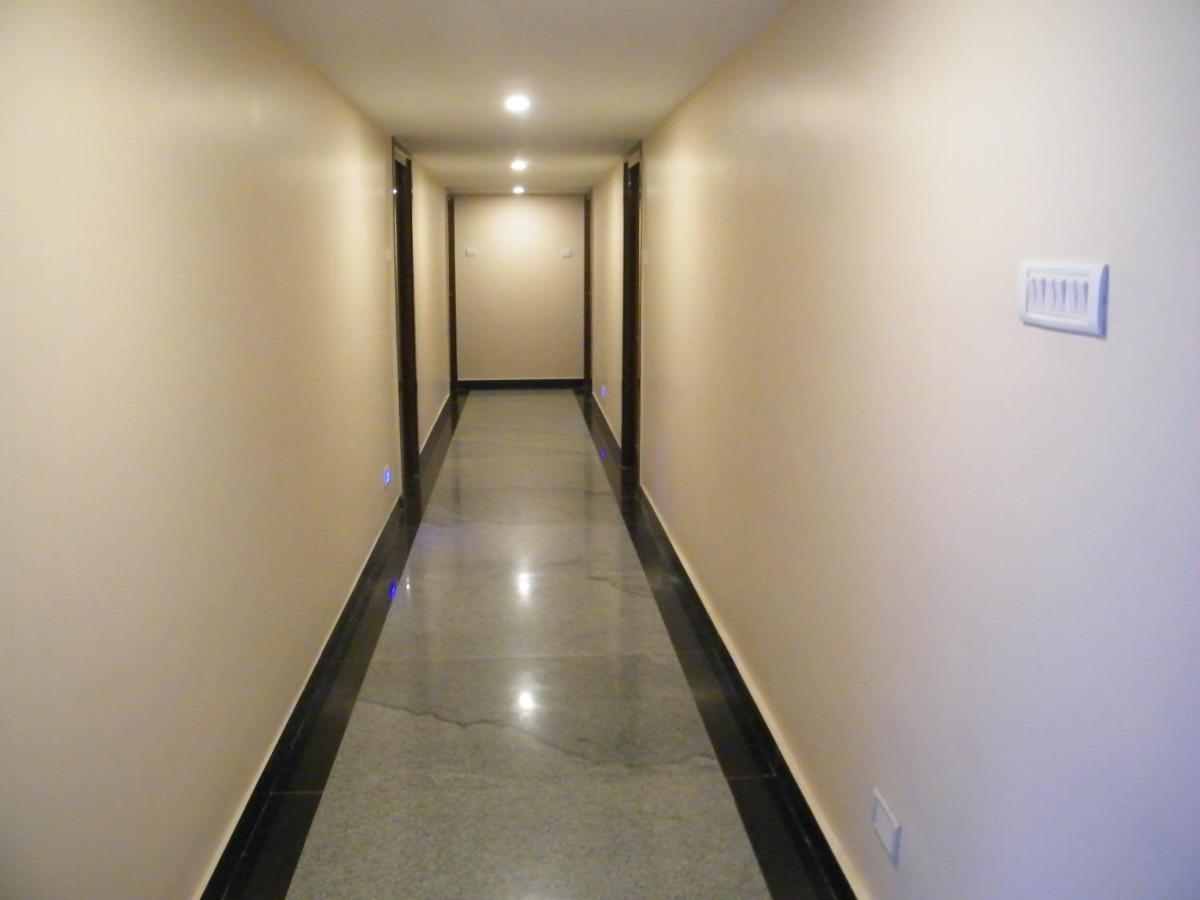 The White House Residency Hotel Chennai Esterno foto