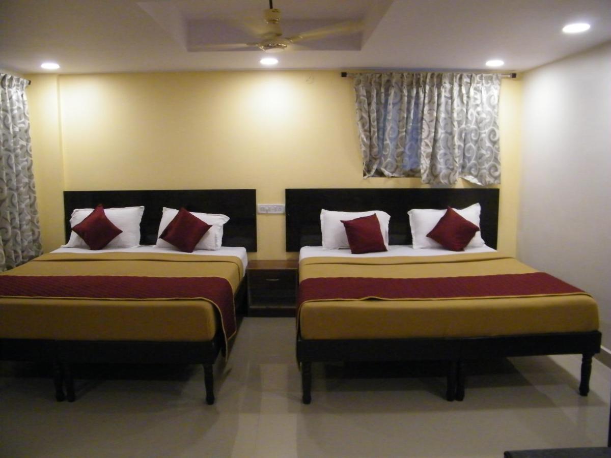The White House Residency Hotel Chennai Esterno foto