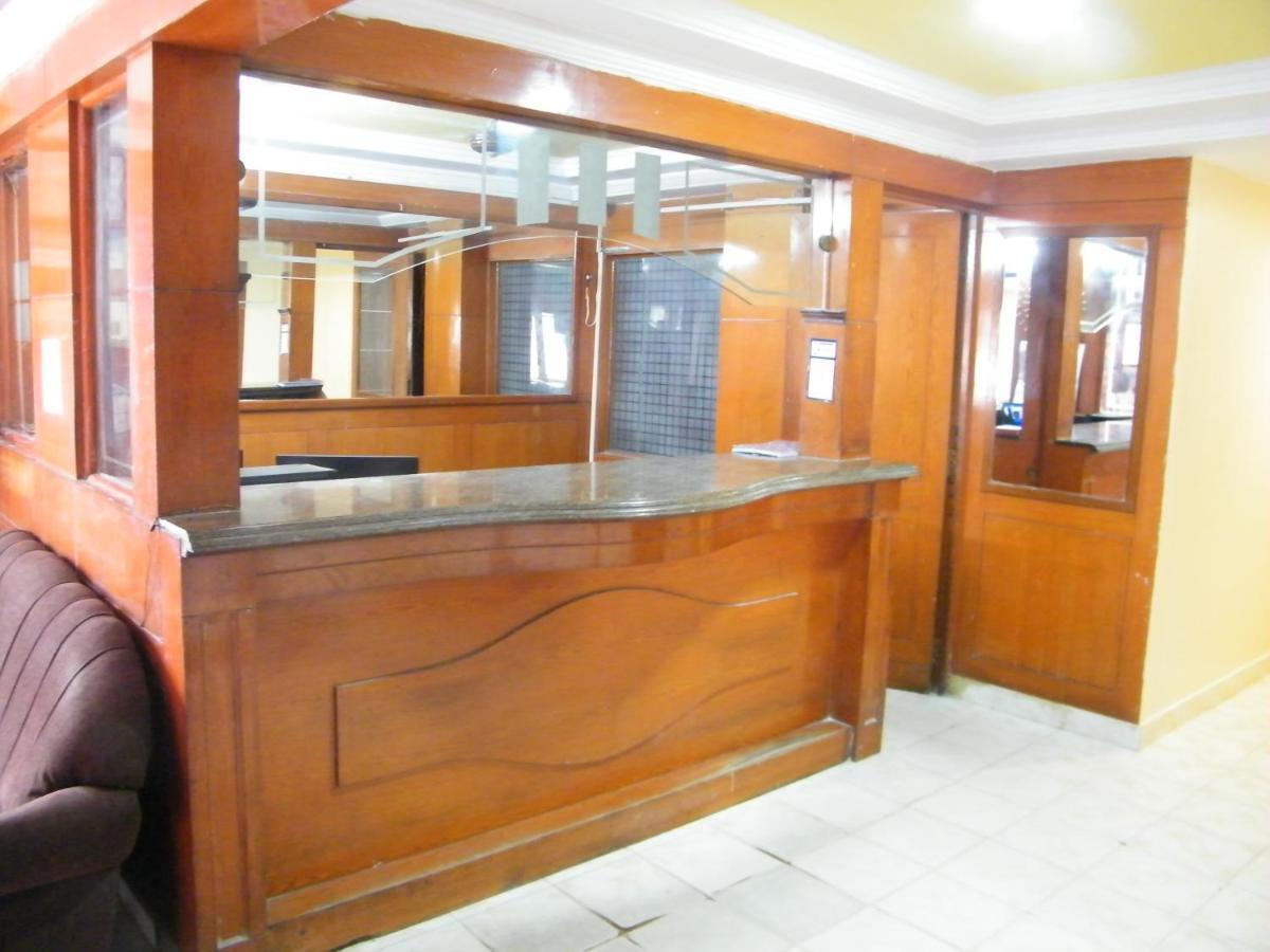 The White House Residency Hotel Chennai Esterno foto